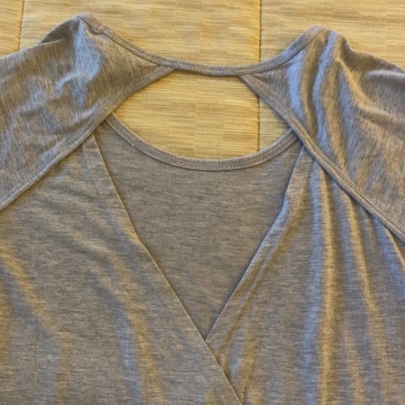 Nicole Miller athleisure top with open back Sz S - Picture 6 of 8